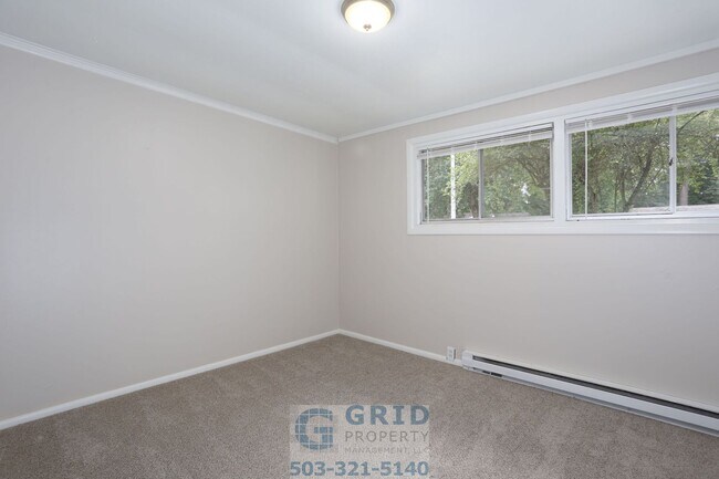 Building Photo - 2 Bedroom Home Available in Southeast Portland