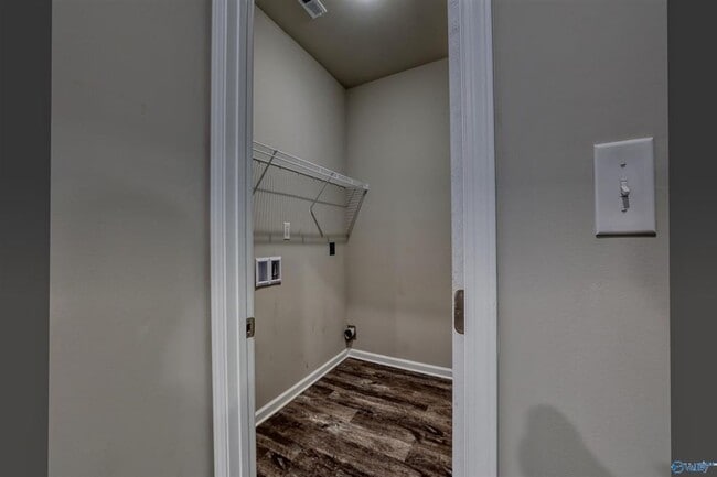 Building Photo - Coming Soon - Experience the Charm of the Oak Forest Neighborhood