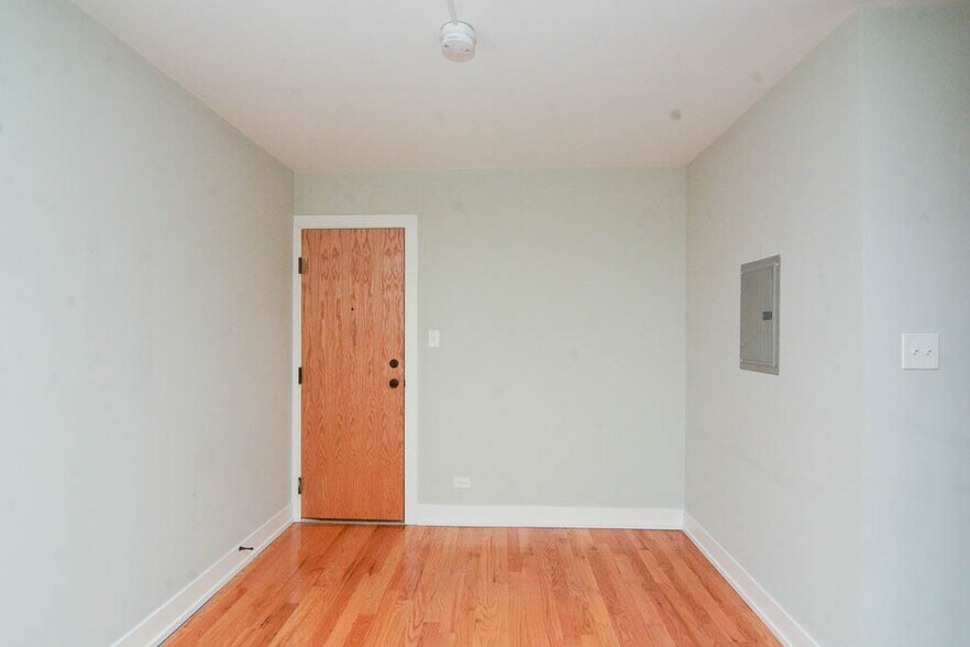 Building Photo - 2830 N Mildred Ave