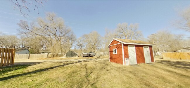 Building Photo - Updated Duplex + Washer & Dryer + Off-Street Parking! Available November 3rd!