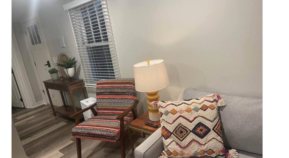 Building Photo - 224 Columbus Dr