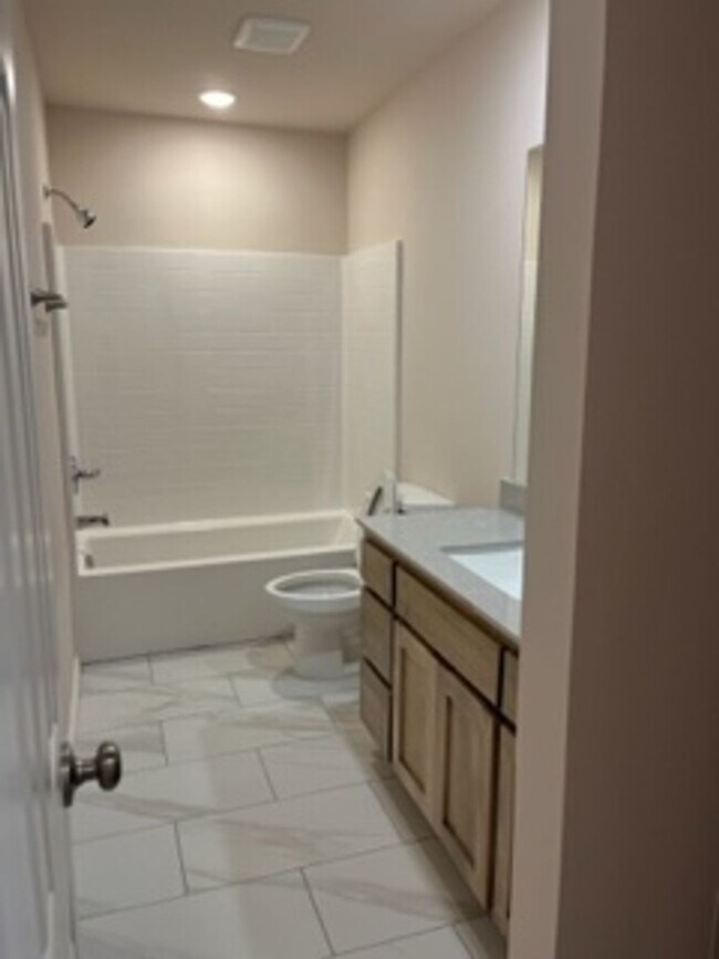Building Photo - BRAND NEW HOME!