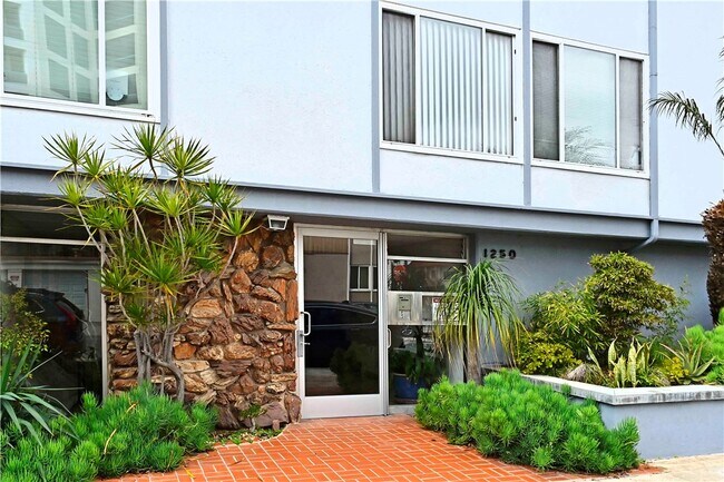 Building Photo - 1250 E Ocean Blvd