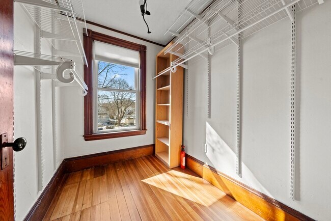 Building Photo - 7 Sweetser Ave