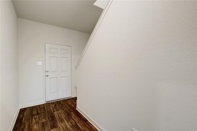 Building Photo - 1302 Amy Dr