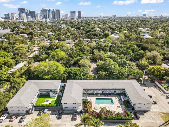 Building Photo - 626 SW 14th Ave