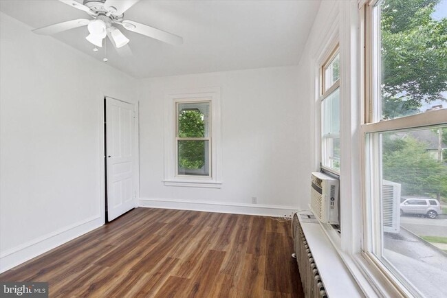 Building Photo - 313 Dartmouth Ave