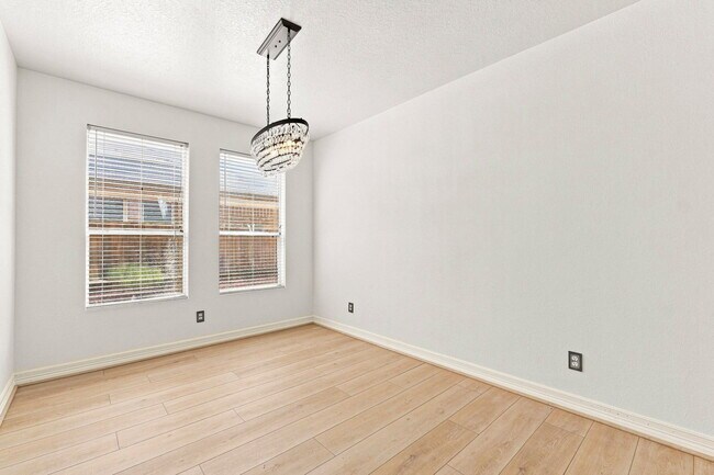 Building Photo - 18318 Alemarble Oak St