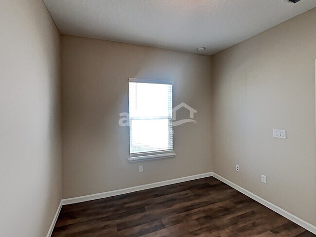 Building Photo - 150 Hemlock Pt