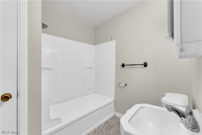 Building Photo - 1415 Wyandotte Ave