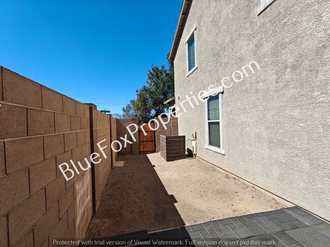 Building Photo - 8012 E Cabinet St