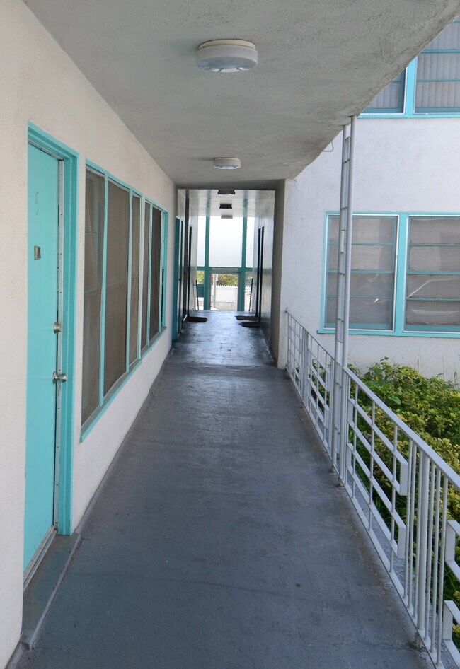 Building Photo - 5341 Loma Linda Ave