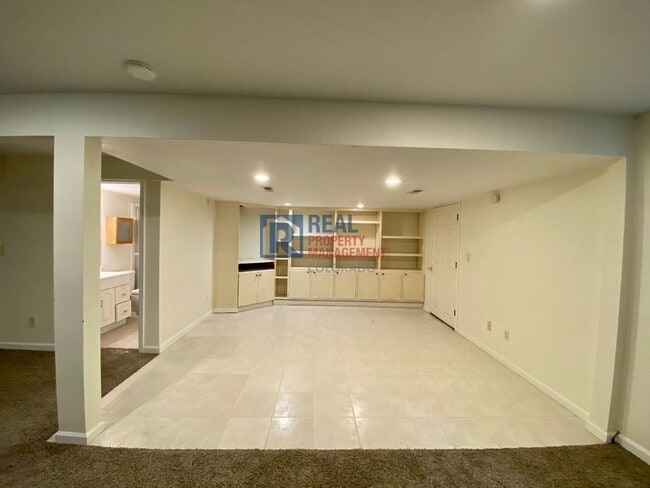 Building Photo - 5932 S Dayton Ct