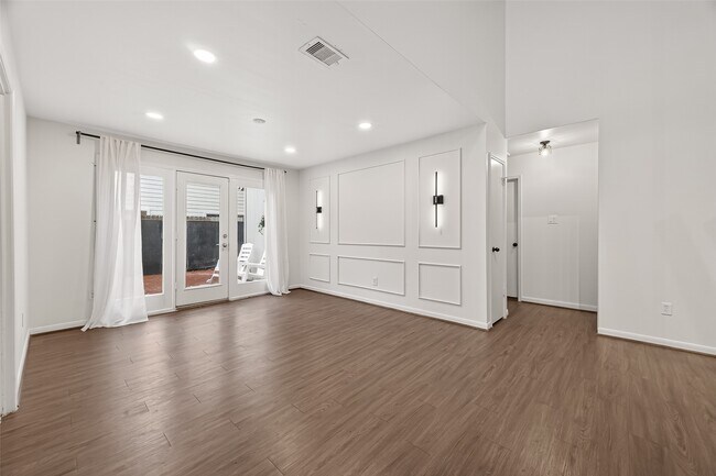 Building Photo - 12131 Ella Lee Ln