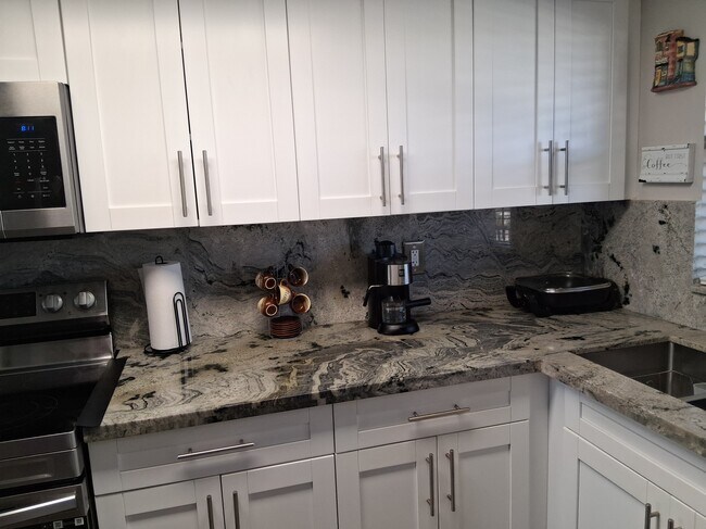 Building Photo - 2390 Ocean Shore Blvd