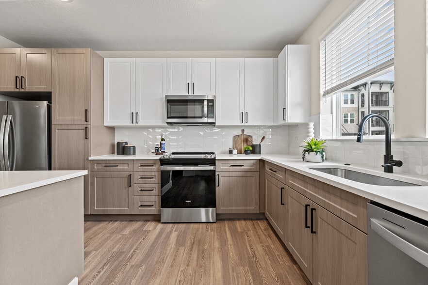 Primary Photo - Brisolé Luxury Apartments