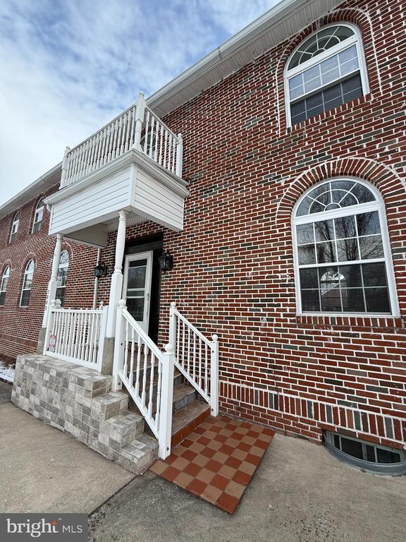 Building Photo - 3003 Preston Ave