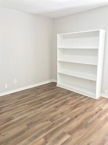 Building Photo - 501 Oxford Park