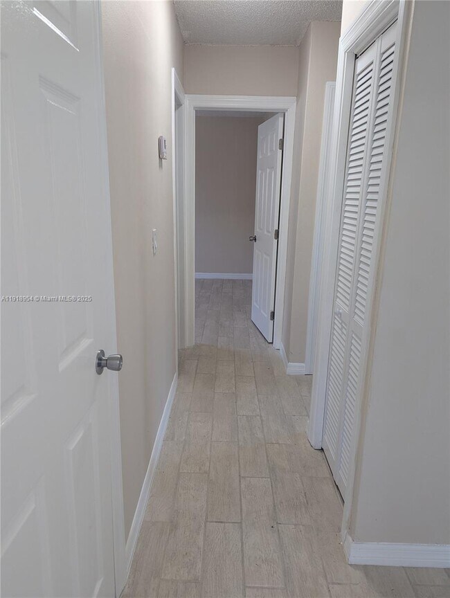 Building Photo - 1908 NW 17th St