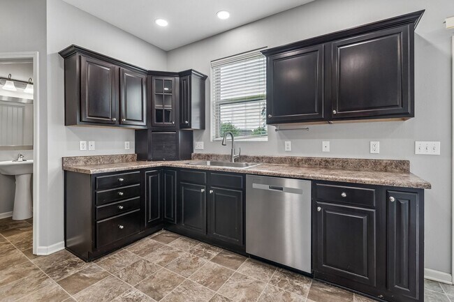 Building Photo - 15915 Filmore Cir