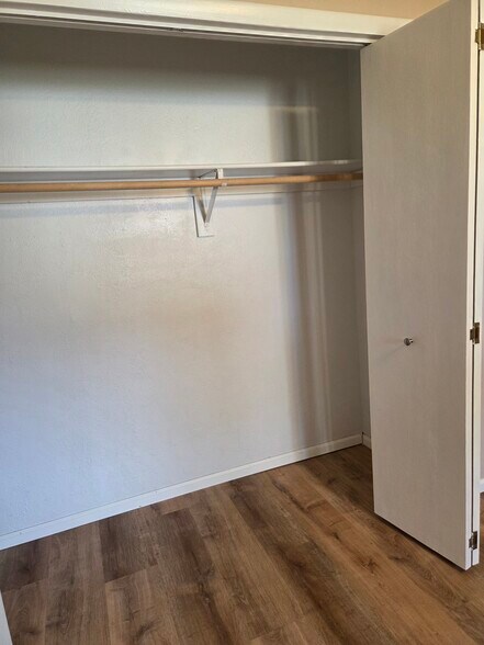 Closet - 610 N Orchard Ave