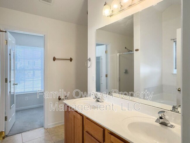 Building Photo - 170 Red Cypress Dr