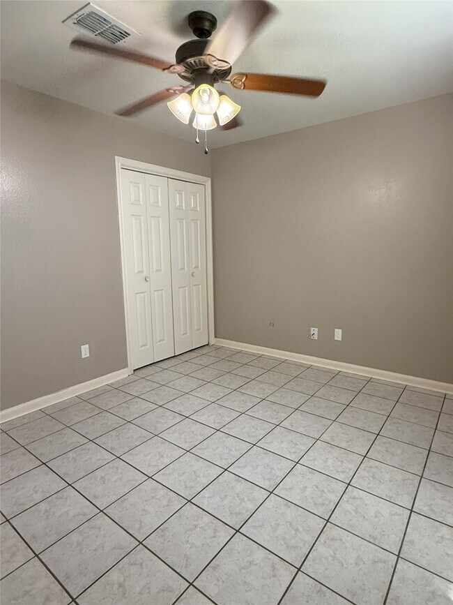 Building Photo - 21430 Park Green Dr