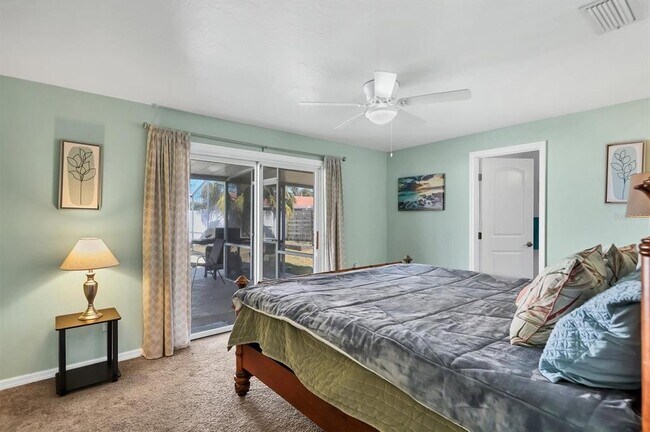 Building Photo - 3425 Fairview Dr