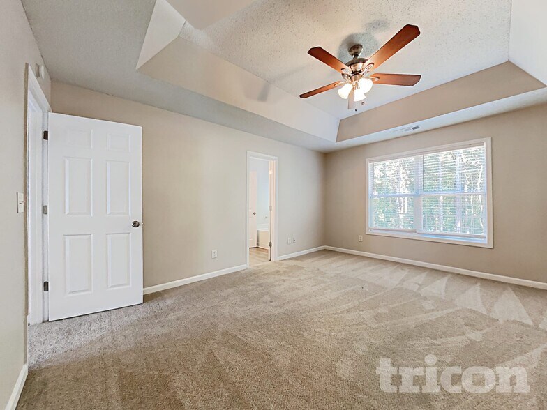 Building Photo - 305 Nims Dr