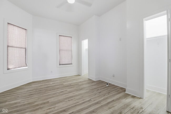 Building Photo - 29 N State Ave