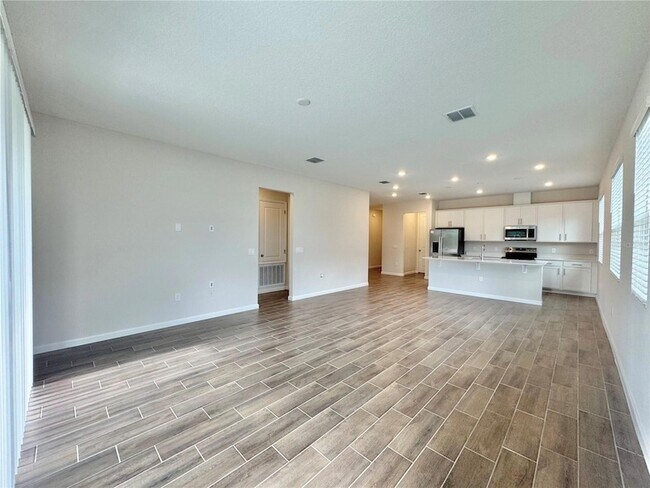 Building Photo - 656 Hennepin Lp