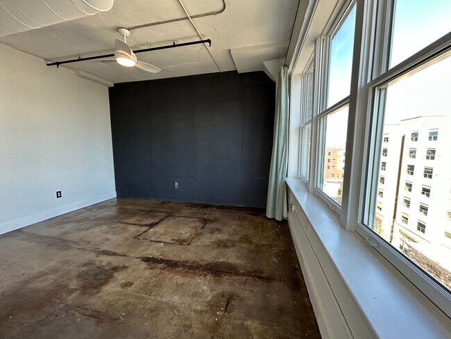 Building Photo - 426 Marietta St NW