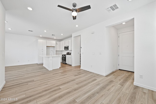 Building Photo - 4816 S Ferric