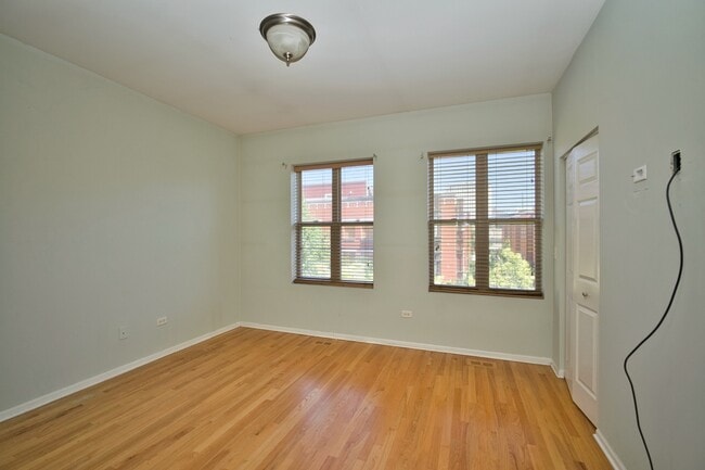 Building Photo - 353 E Eastgate Pl