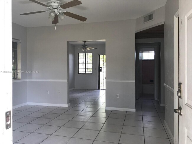 Building Photo - 201 Flagler Dr