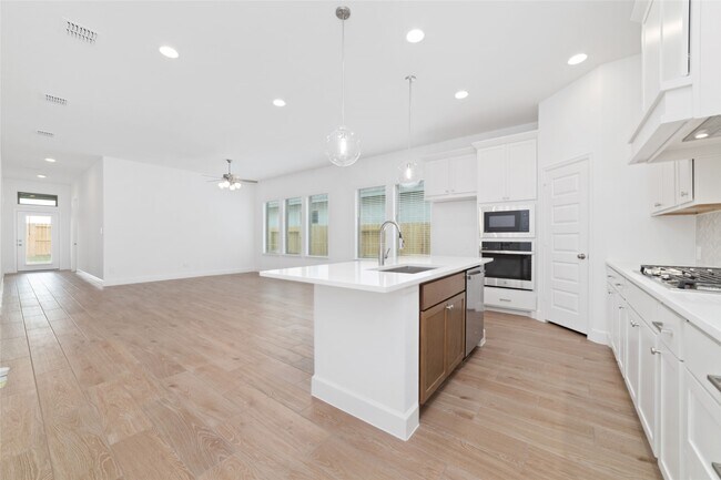 Building Photo - 31019 Star Gazer Rd