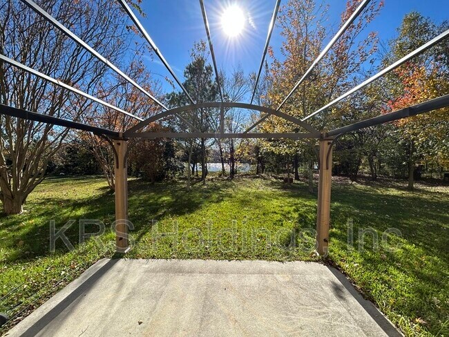 Building Photo - 1763 Jason Ave