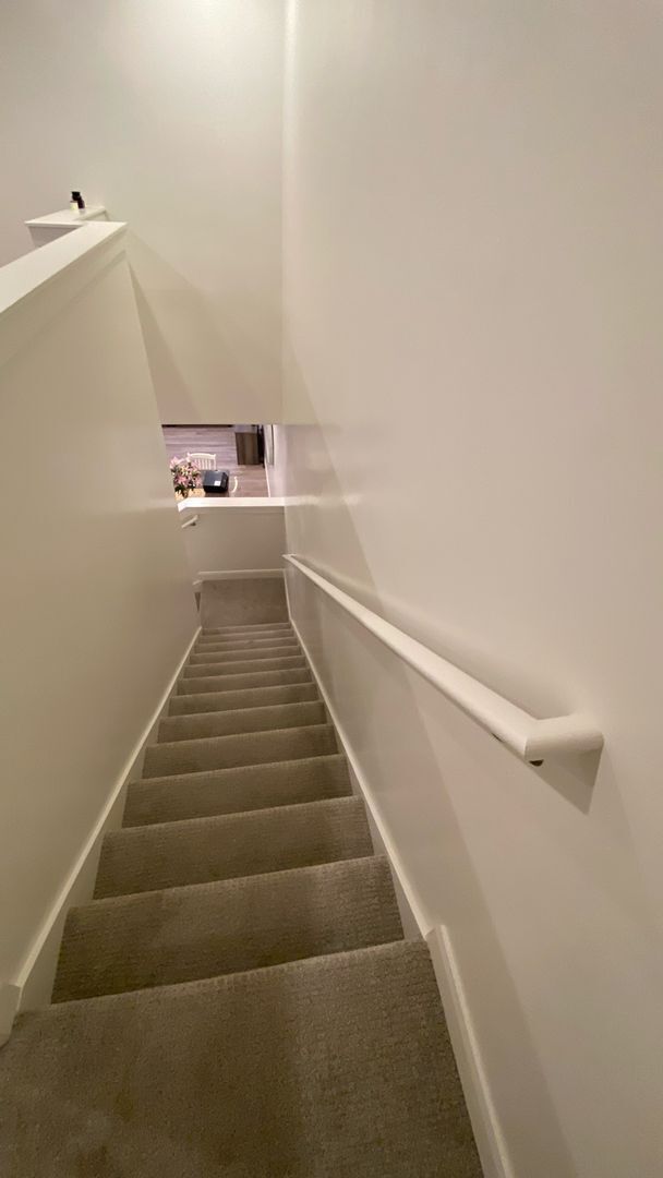 Building Photo - 3 Bed - 2.5 Bath, Large Townhome - 2 Car G...