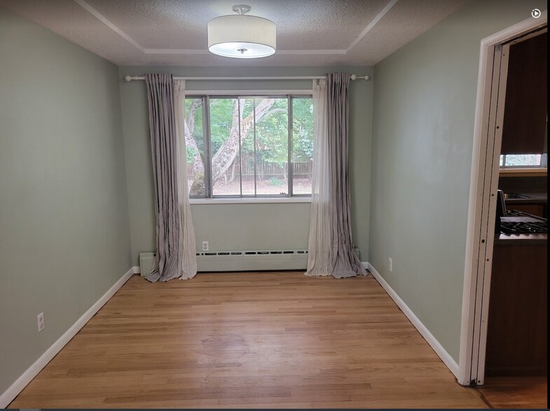 Dinning room - 5252 NE 49th Ave