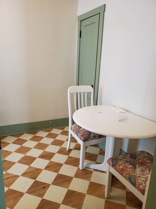 Building Photo - Laurel220 (KC-JF)