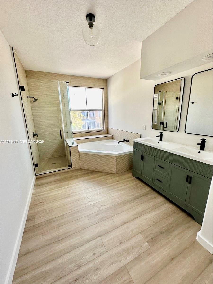 Building Photo - 4946 SW 38th Way