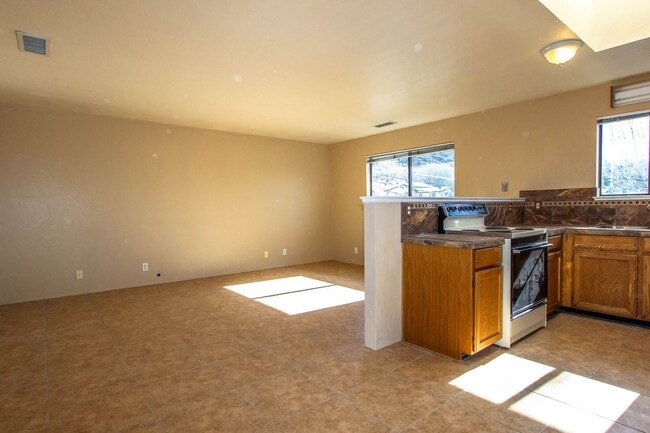 Building Photo - 351 S Marina St