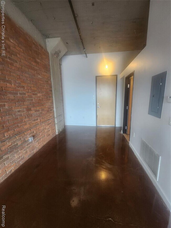 Building Photo - 55 W Canfield St