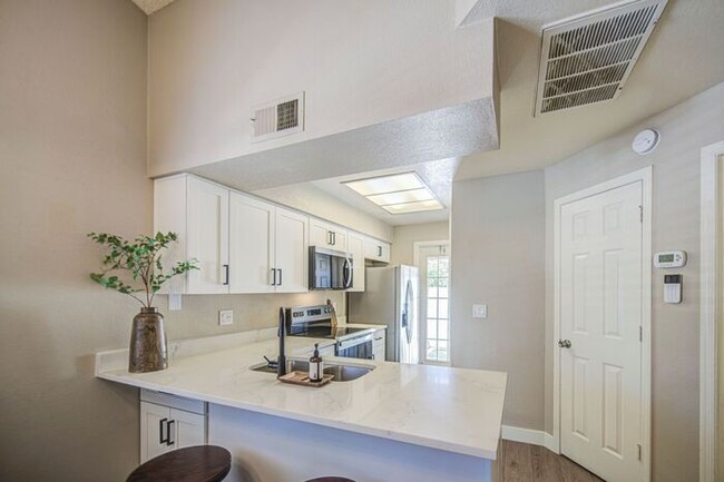 Building Photo - Beautiful 2 Bedroom Condo in Gilbert