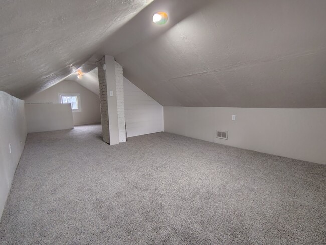Building Photo - 230 Sheridan Dr