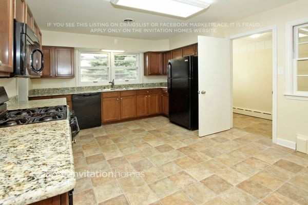 Building Photo - 1407 Highland Ave