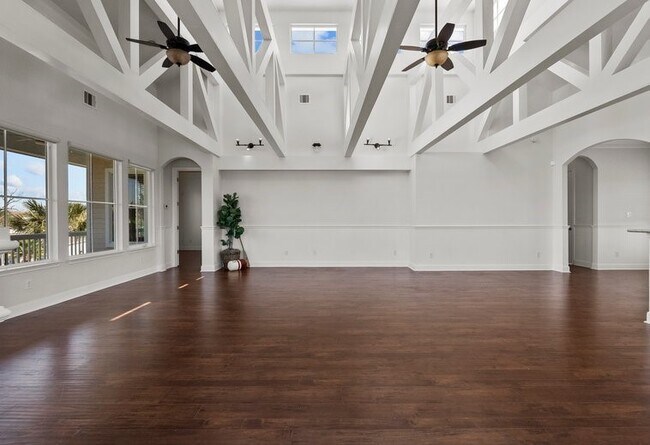 Building Photo - 2727 E Bayshore Dr