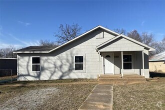 Building Photo - 1035 E Owings St