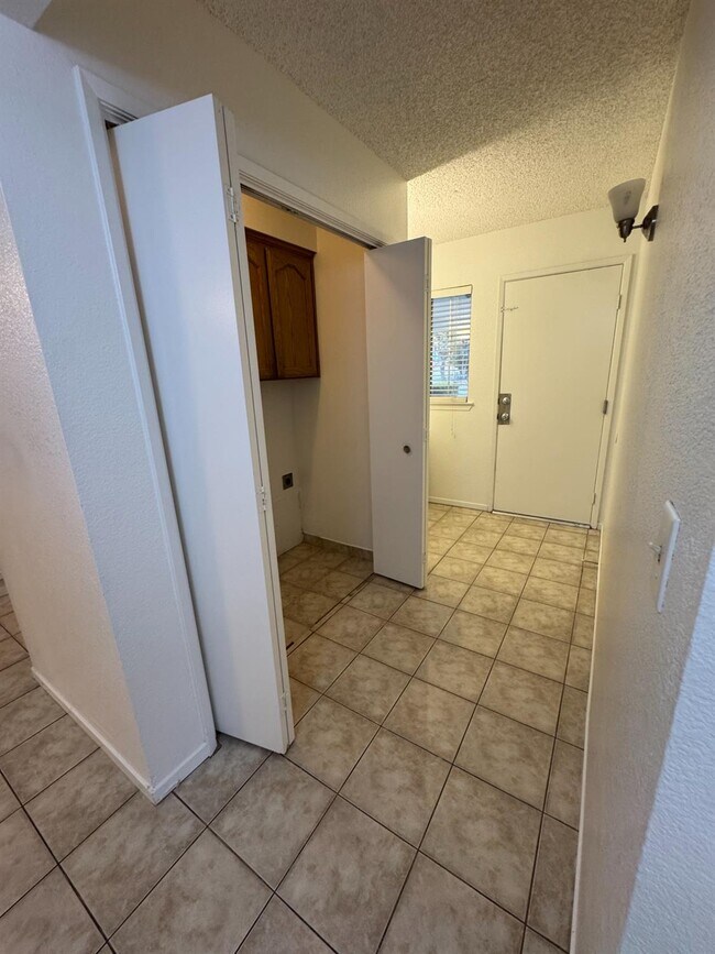 Building Photo - 6348 N Genoa Ave