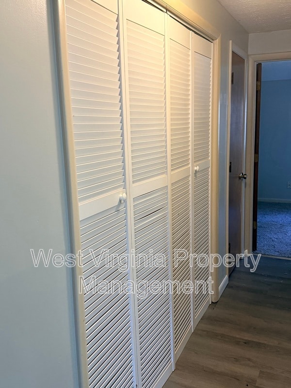 Building Photo - 184 Wyndale Dr